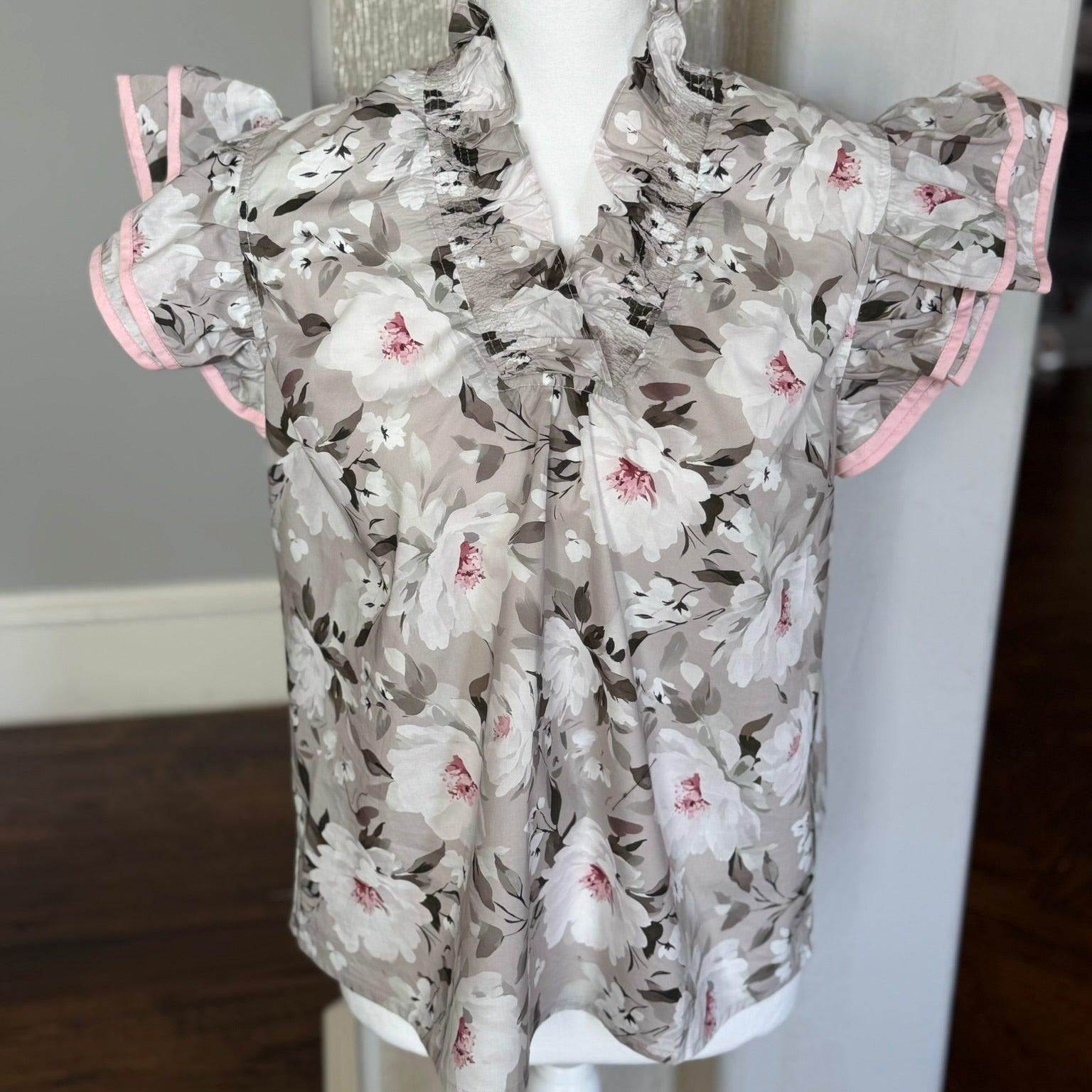Carrie Floral Top-Gray