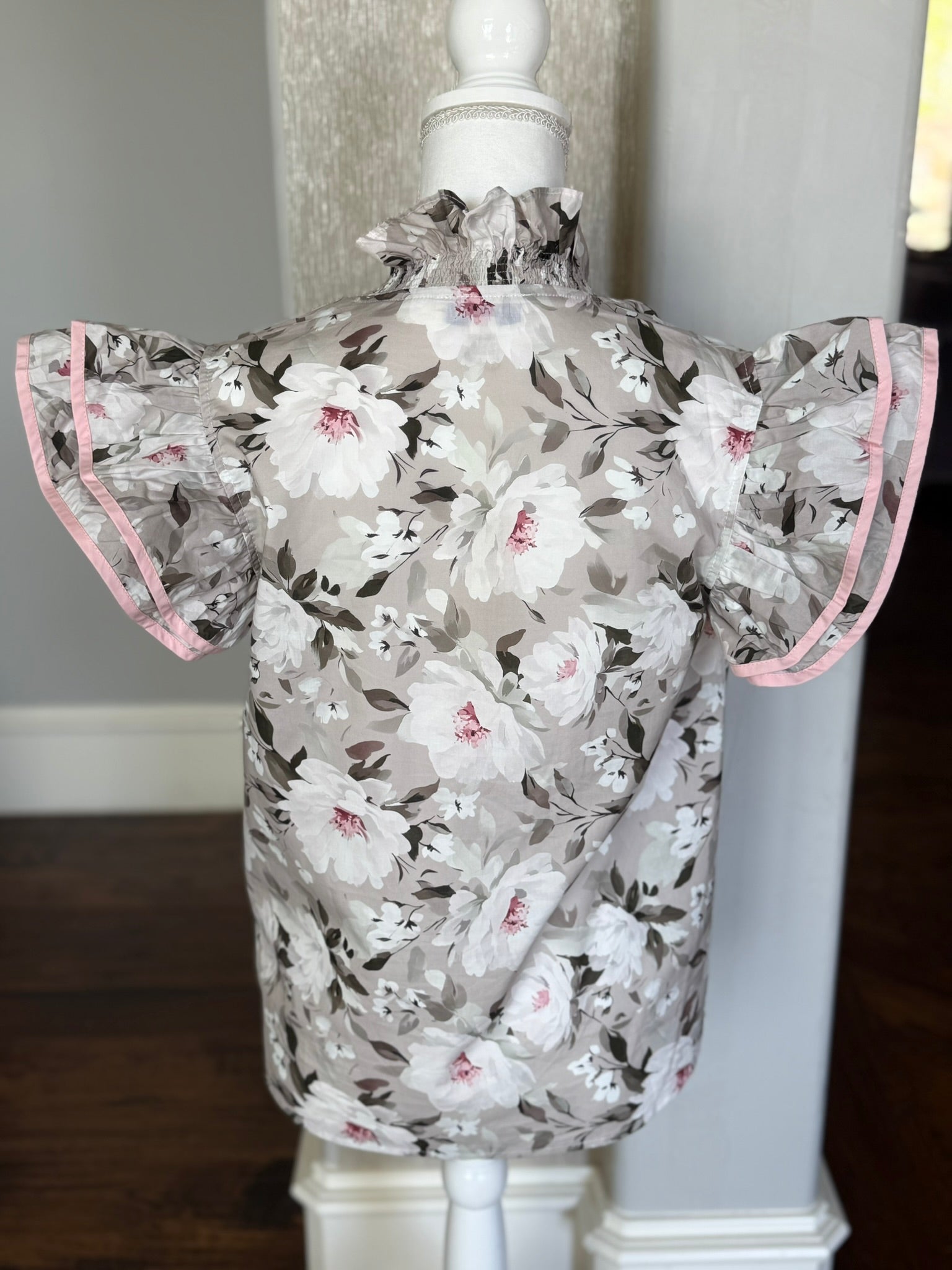 Carrie Floral Top-Gray